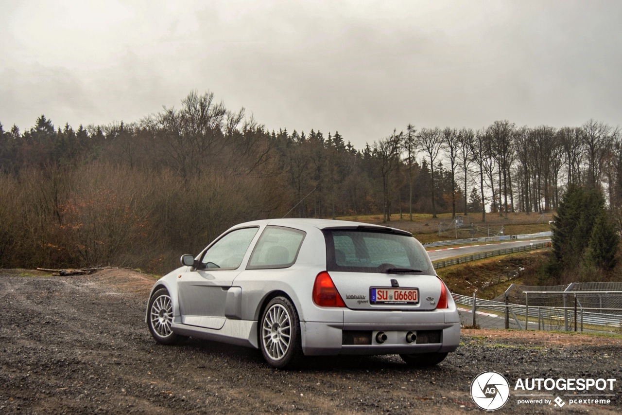 Renault Clio V6