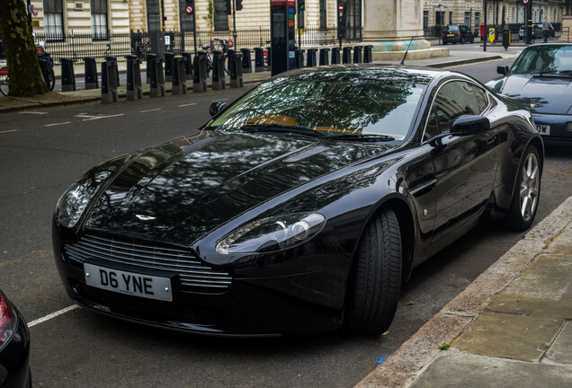 Aston Martin V8 Vantage