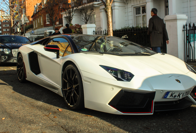 Lamborghini Aventador LP700-4 Pirelli Edition