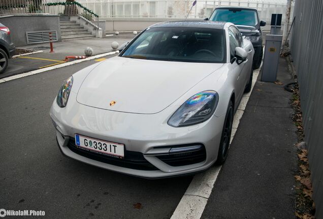 Porsche 971 Panamera Turbo S E-Hybrid