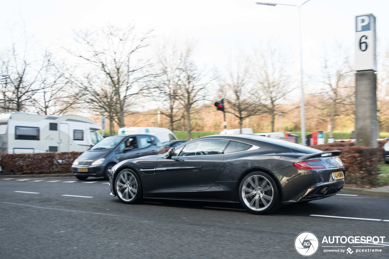 Aston Martin Vanquish 2013