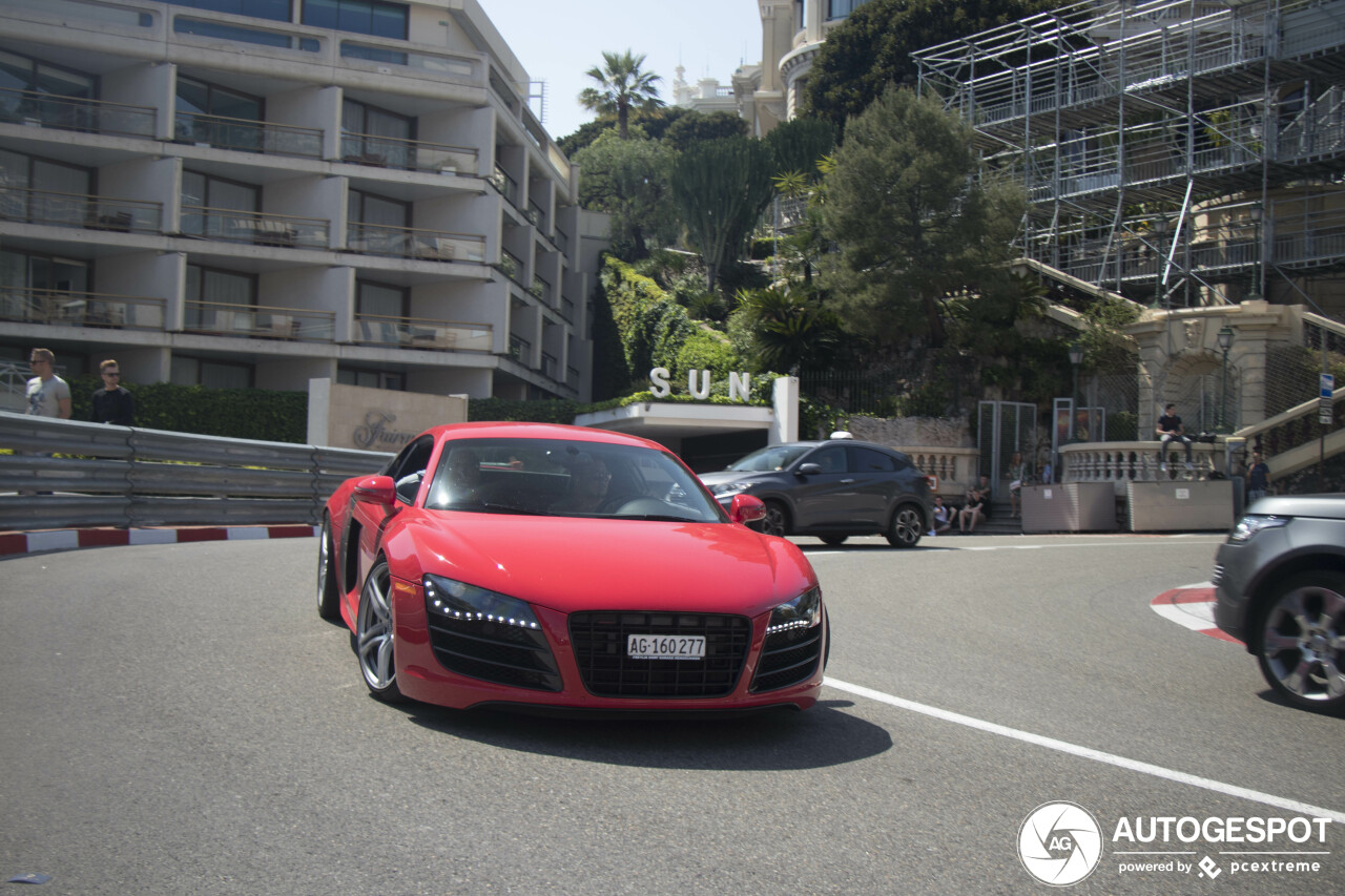 Audi R8 V10