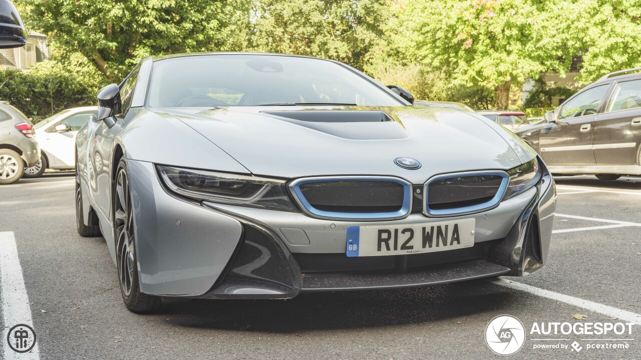 BMW i8