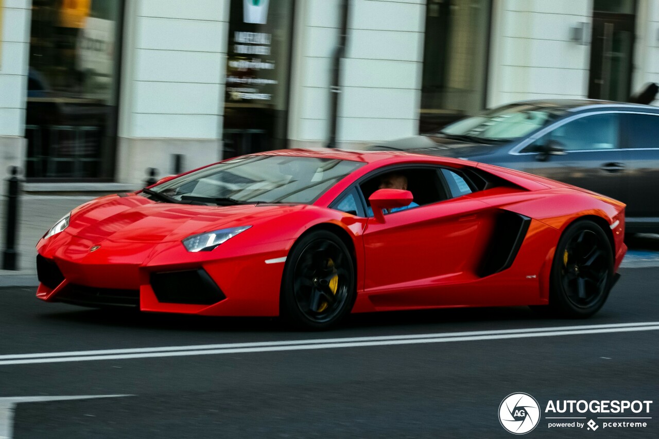 Lamborghini Aventador LP700-4