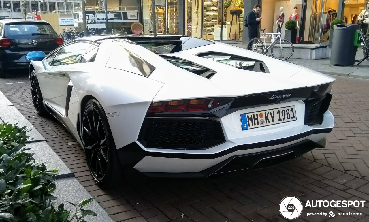 Lamborghini Aventador LP700-4 Roadster