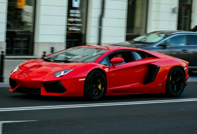 Lamborghini Aventador LP700-4