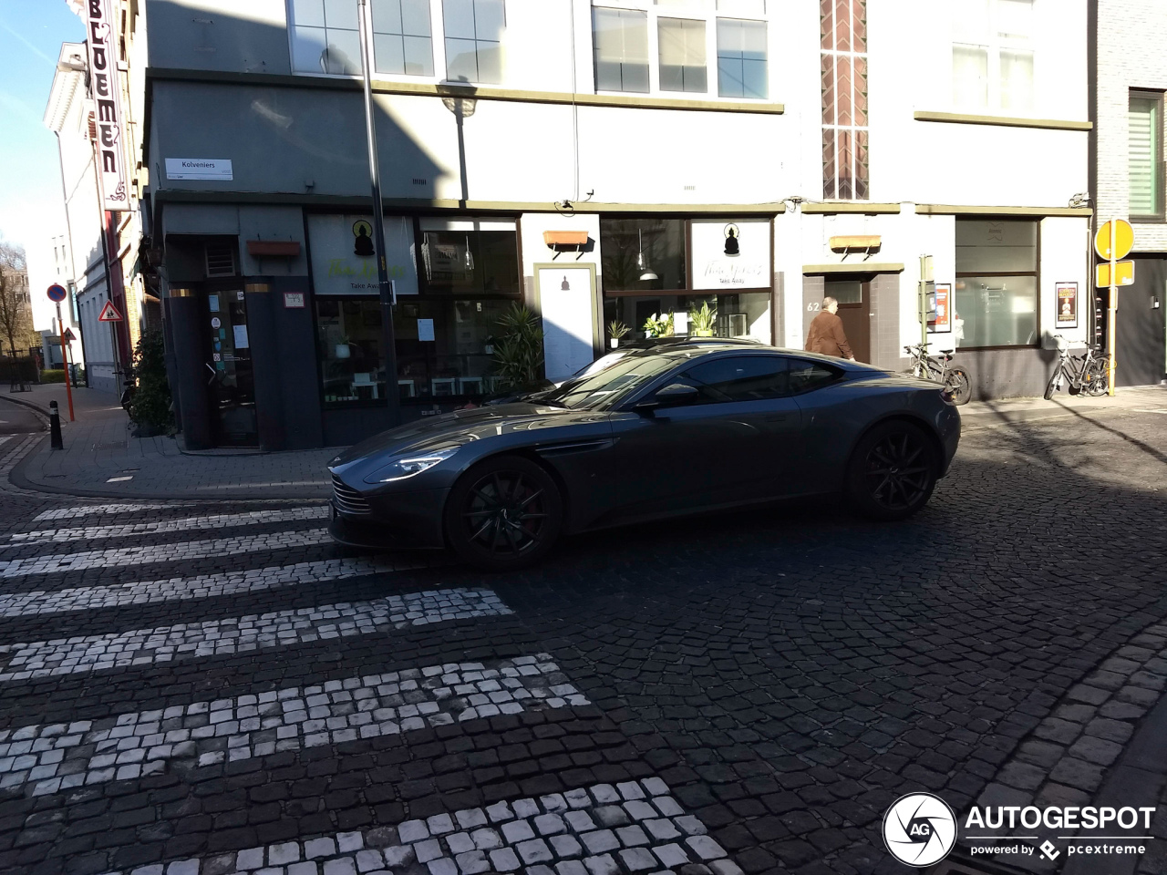 Aston Martin DB11