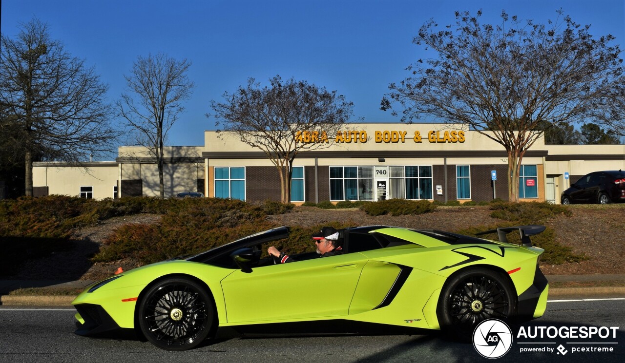 Lamborghini Aventador LP750-4 SuperVeloce Roadster