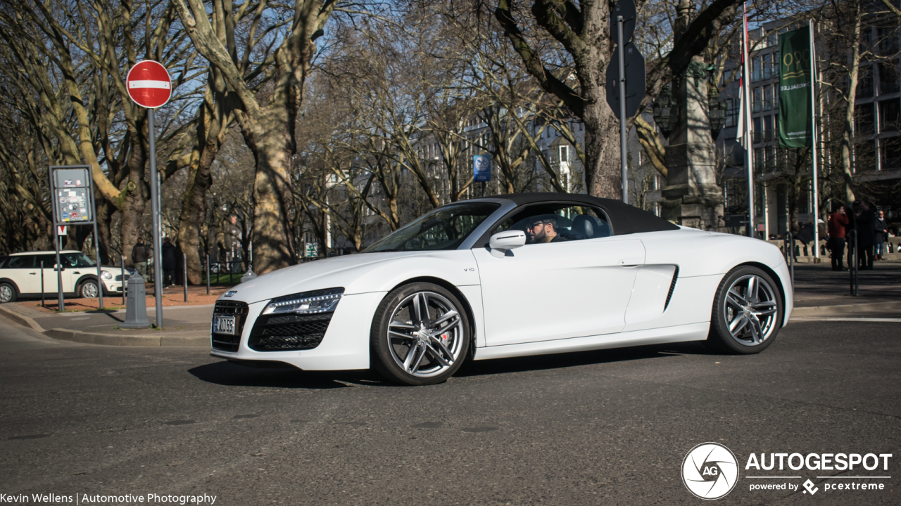 Audi R8 V10 Spyder 2013