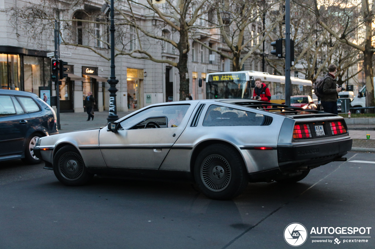 DeLorean DMC-12