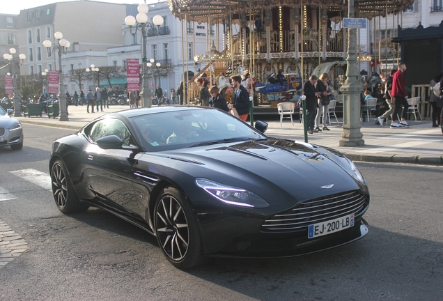 Aston Martin DB11