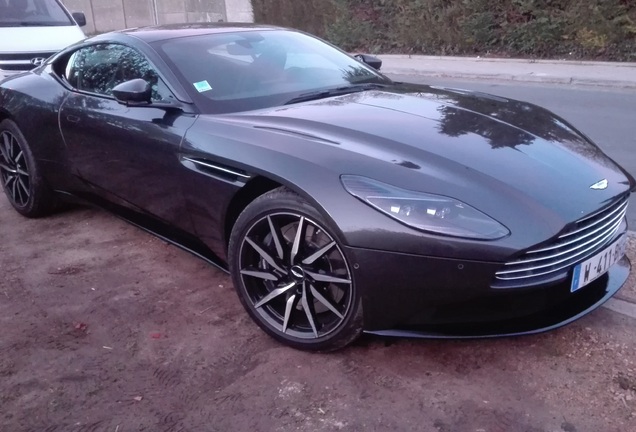 Aston Martin DB11 V8