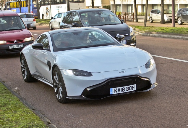 Aston Martin V8 Vantage 2018