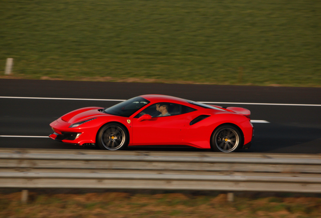 Ferrari 488 Pista