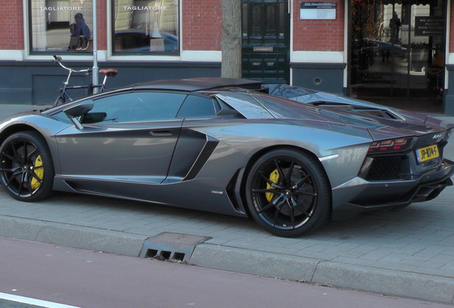 Lamborghini Aventador LP700-4 Roadster