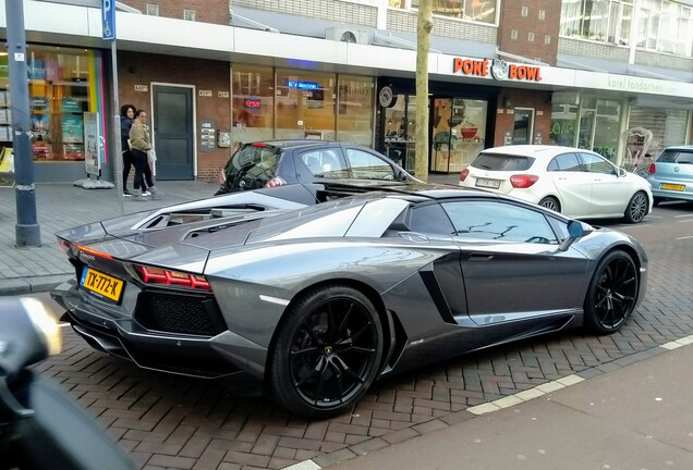 Lamborghini Aventador LP700-4 Roadster