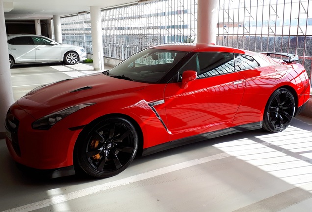 Nissan GT-R