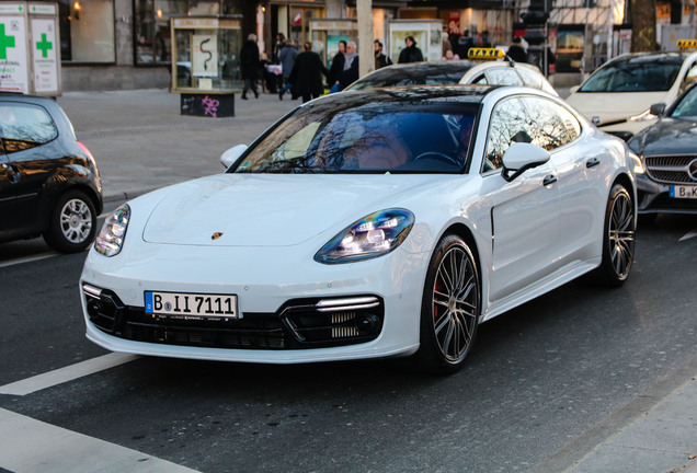 Porsche 971 Panamera Turbo