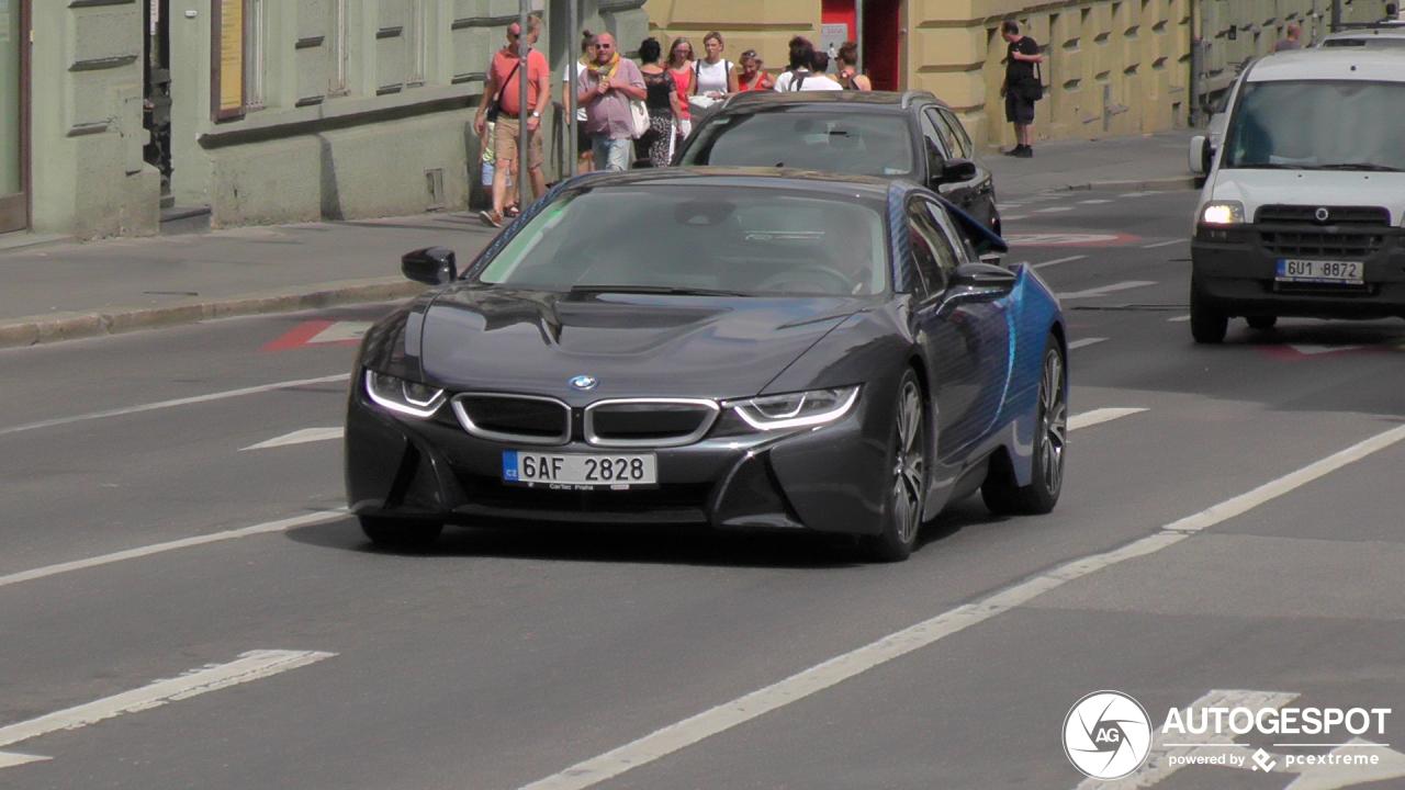 BMW i8