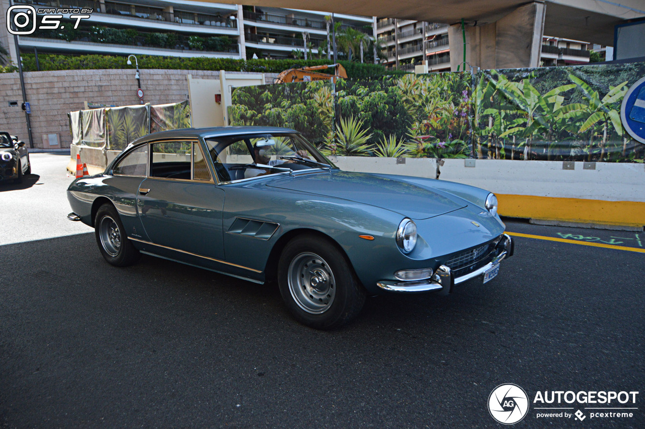 Ferrari 330 GT 2+2 Series II