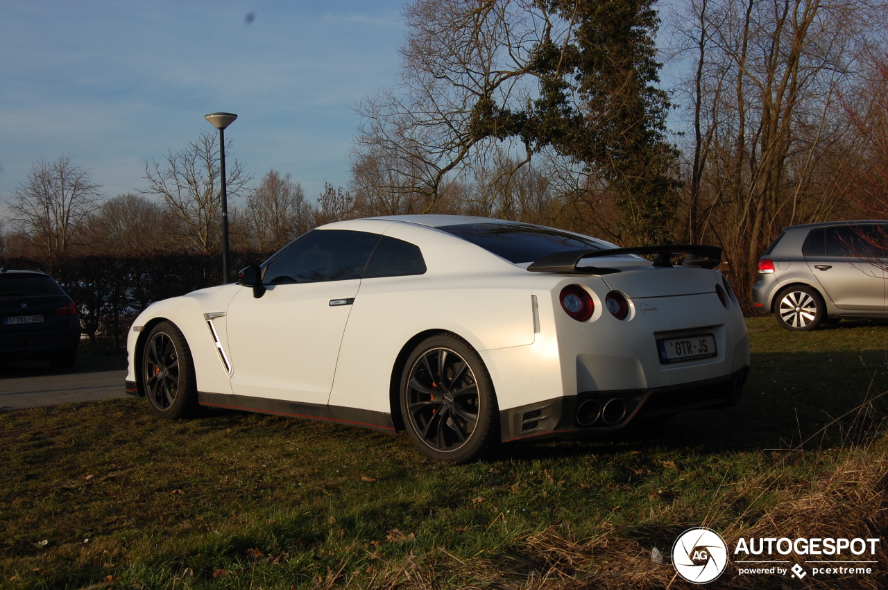 Nissan GT-R 2015