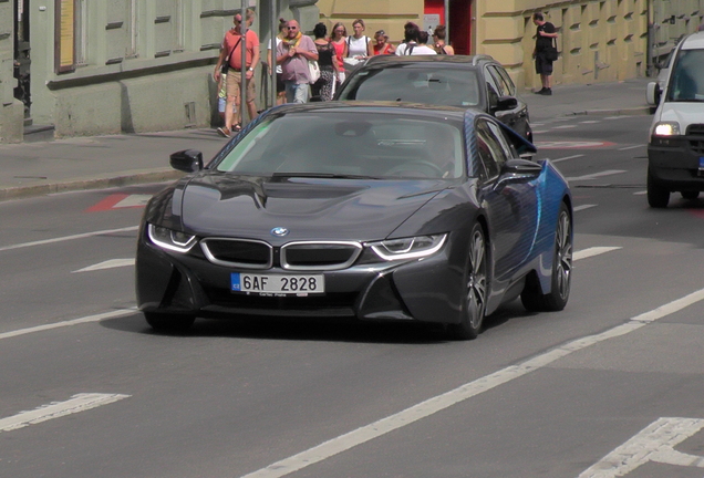 BMW i8