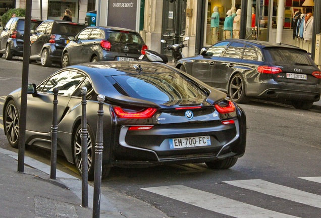 BMW i8 Protonic Frozen Black Edition