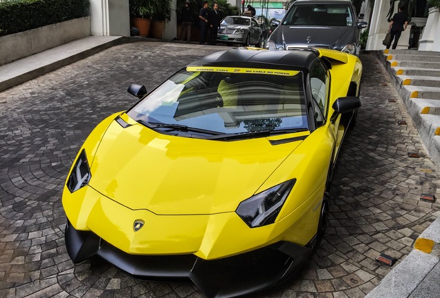 Lamborghini Aventador LP720-4 Roadster 50° Anniversario