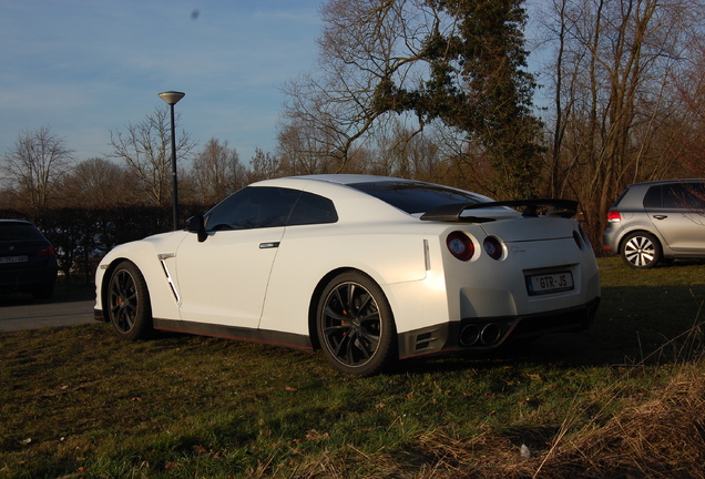 Nissan GT-R 2015