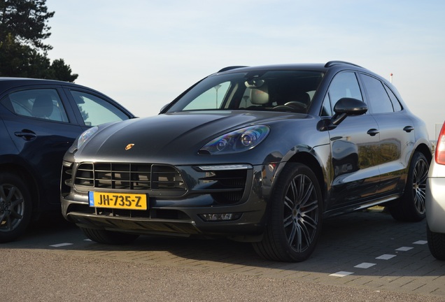 Porsche 95B Macan GTS