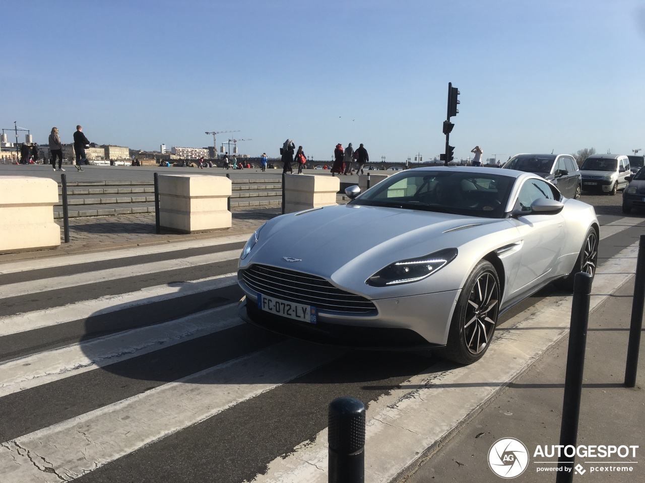 Aston Martin DB11 V8