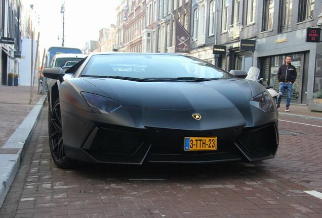 Lamborghini Aventador LP700-4