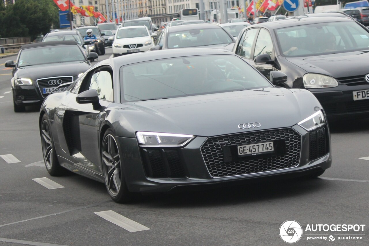 Audi R8 V10 Plus 2015