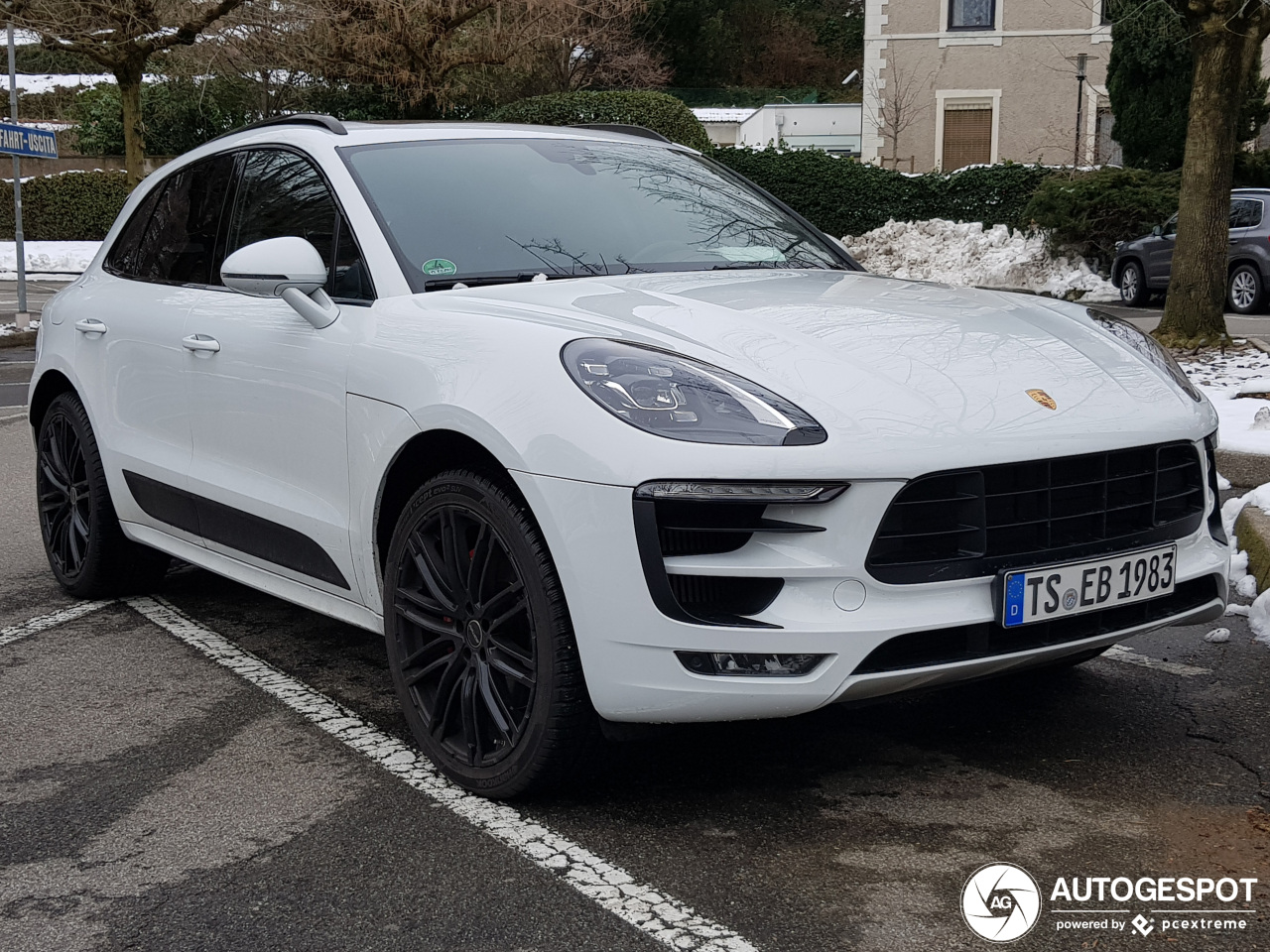 Porsche 95B Macan GTS