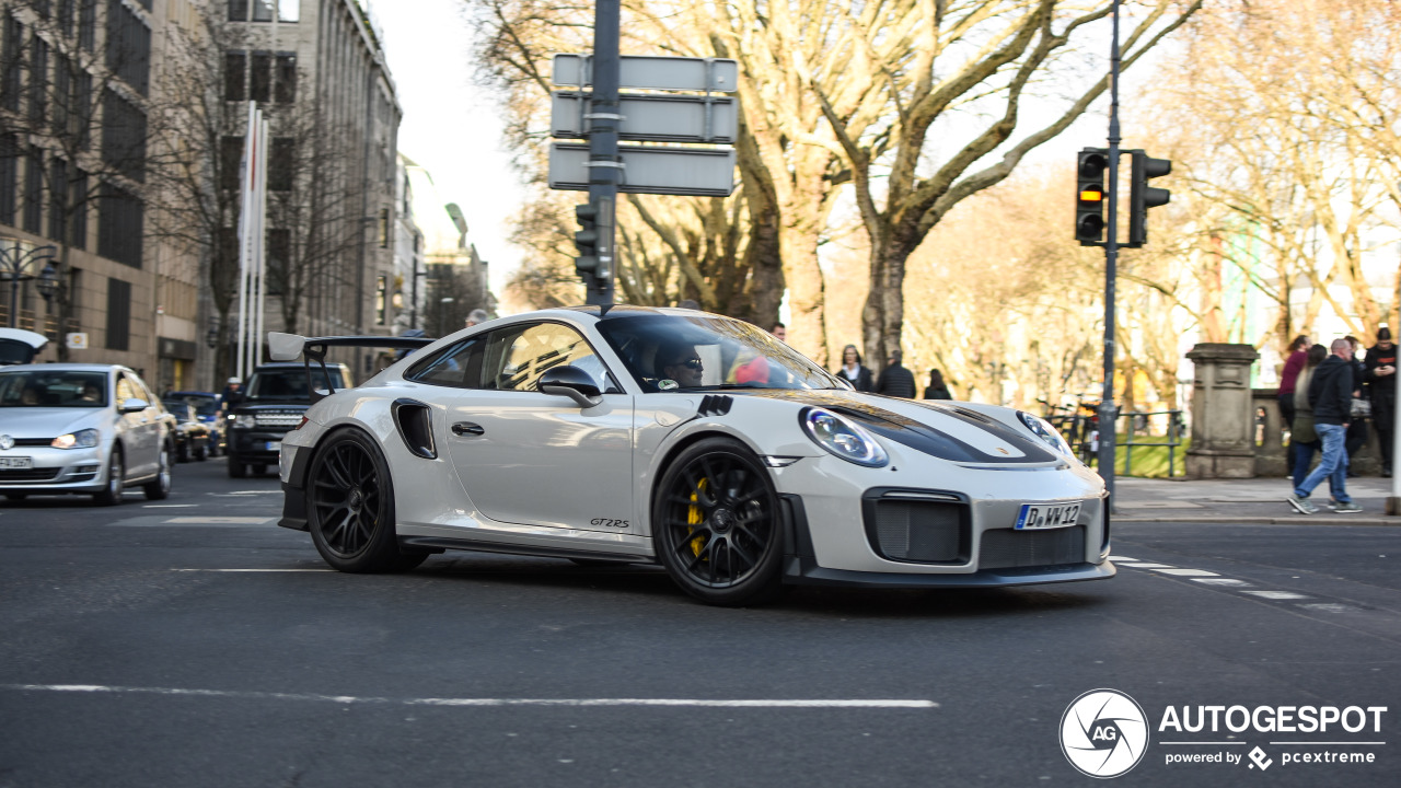 Porsche 991 GT2 RS Weissach Package