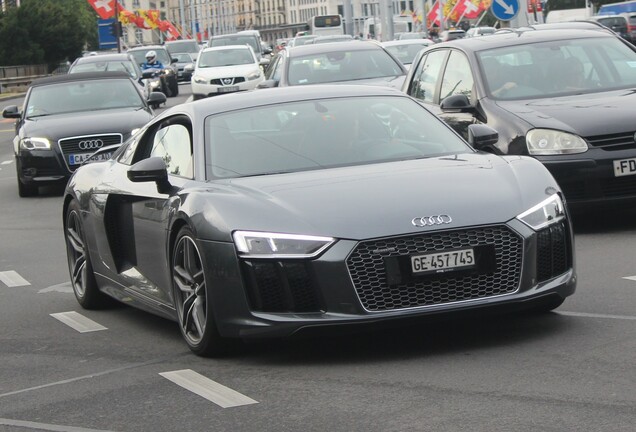 Audi R8 V10 Plus 2015