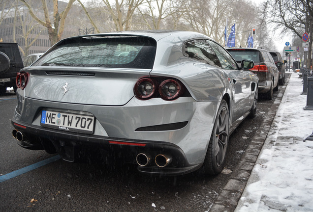 Ferrari GTC4Lusso T