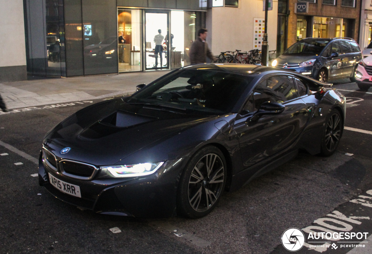 BMW i8