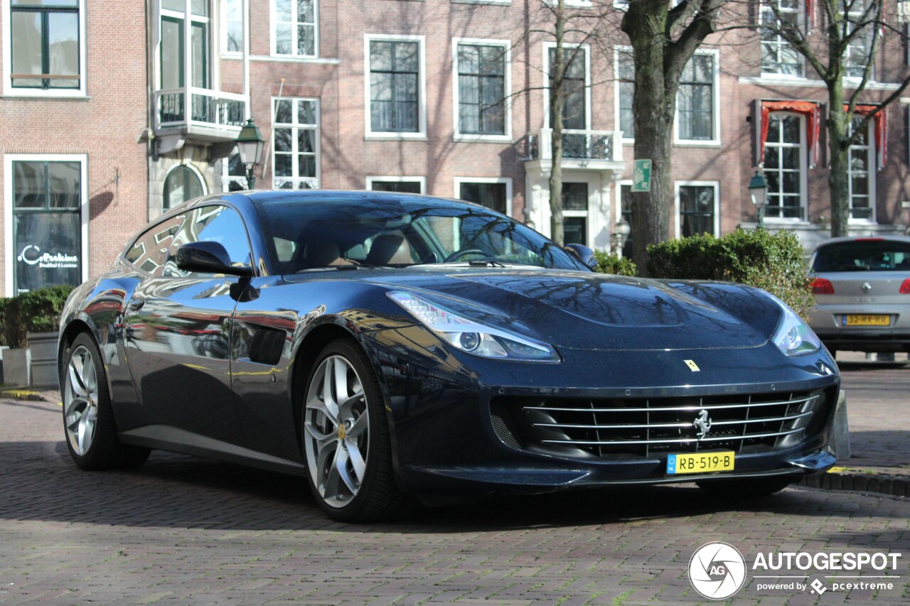 Ferrari GTC4Lusso T