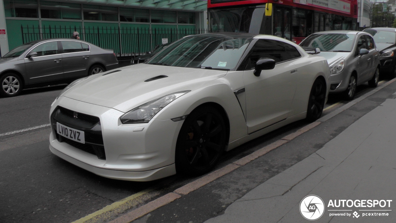 Nissan GT-R