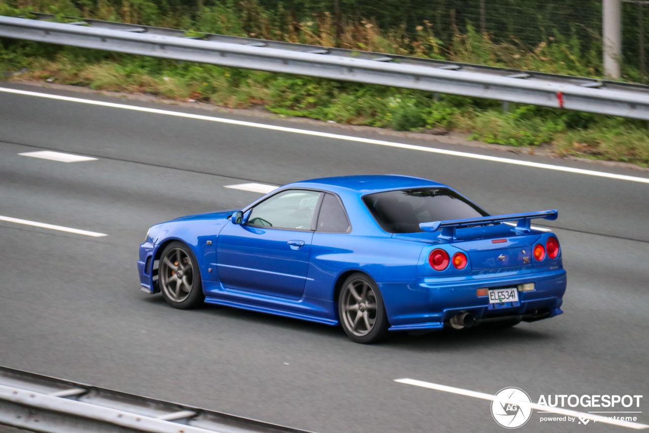 Nissan Skyline R34 GT-R