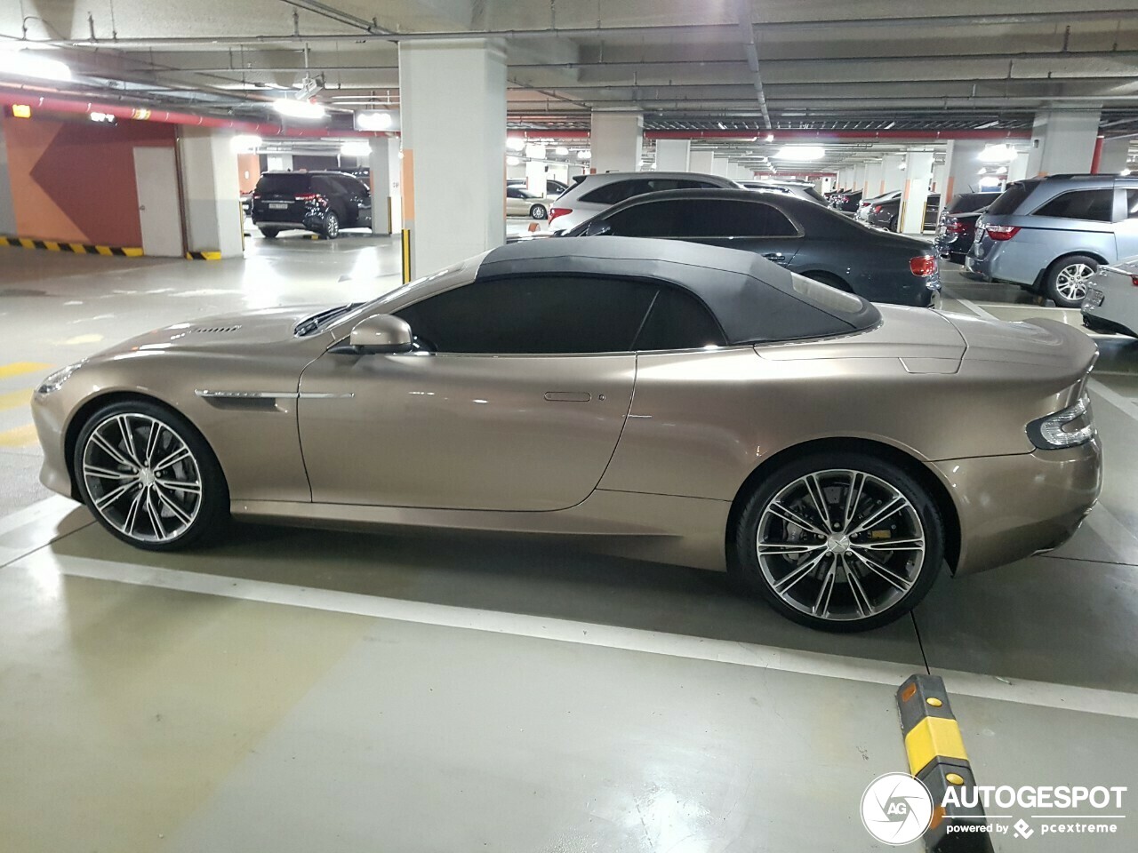 Aston Martin DB9 Volante 2013