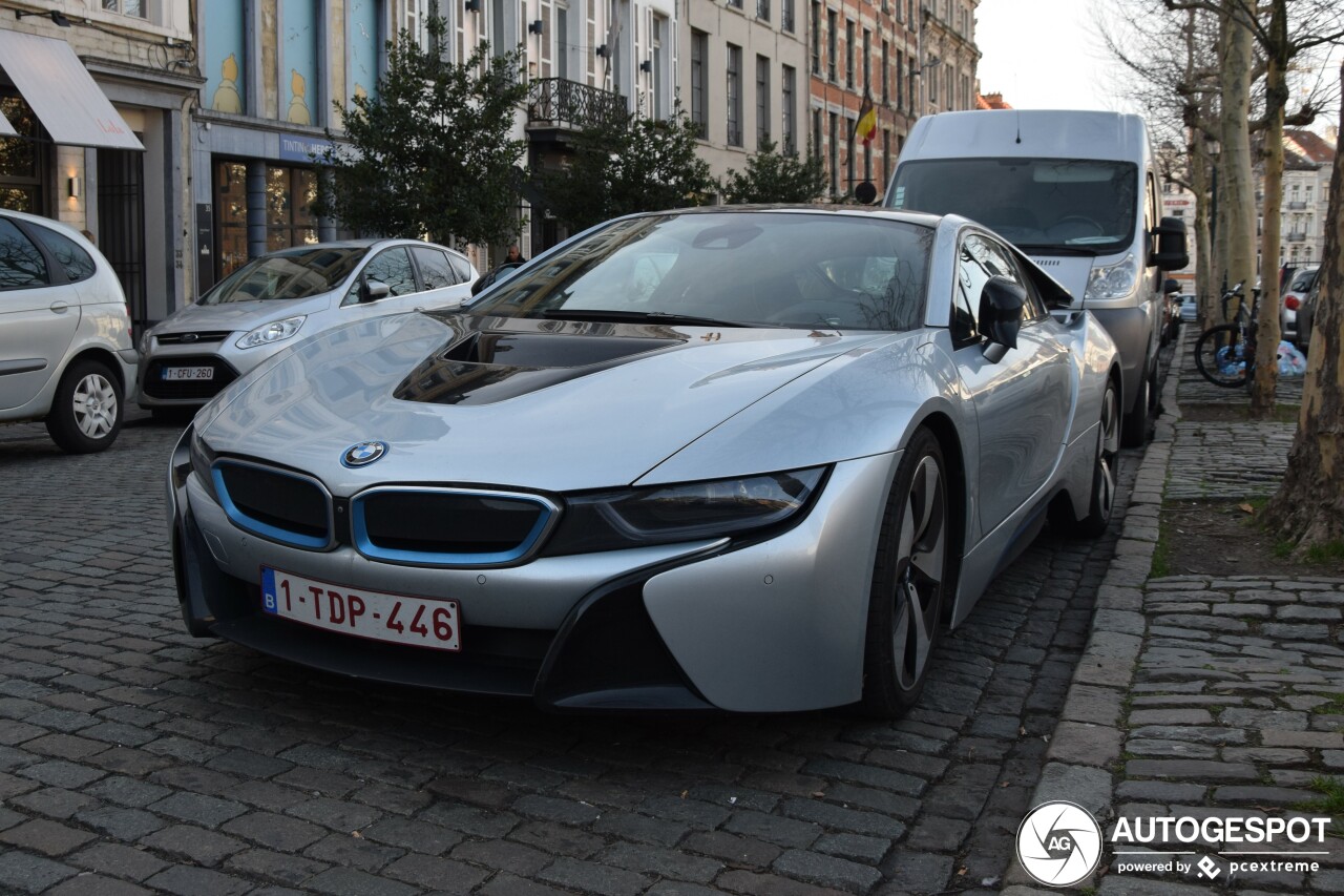 BMW i8