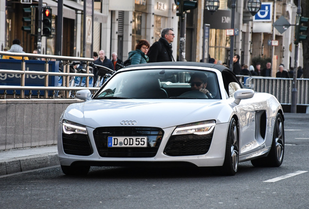 Audi R8 V10 Spyder 2013