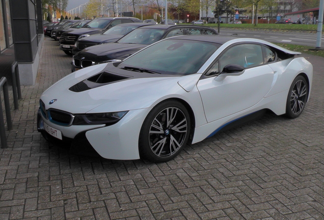 BMW i8