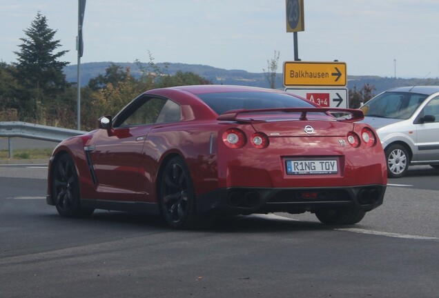 Nissan GT-R