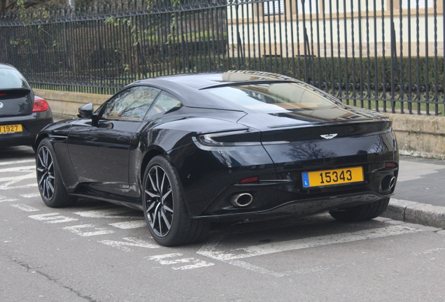 Aston Martin DB11