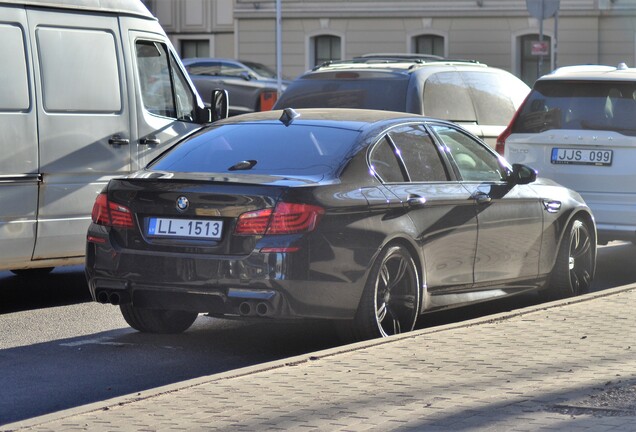 BMW M5 F10 2011