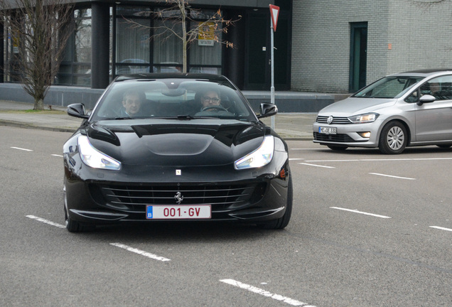 Ferrari GTC4Lusso T