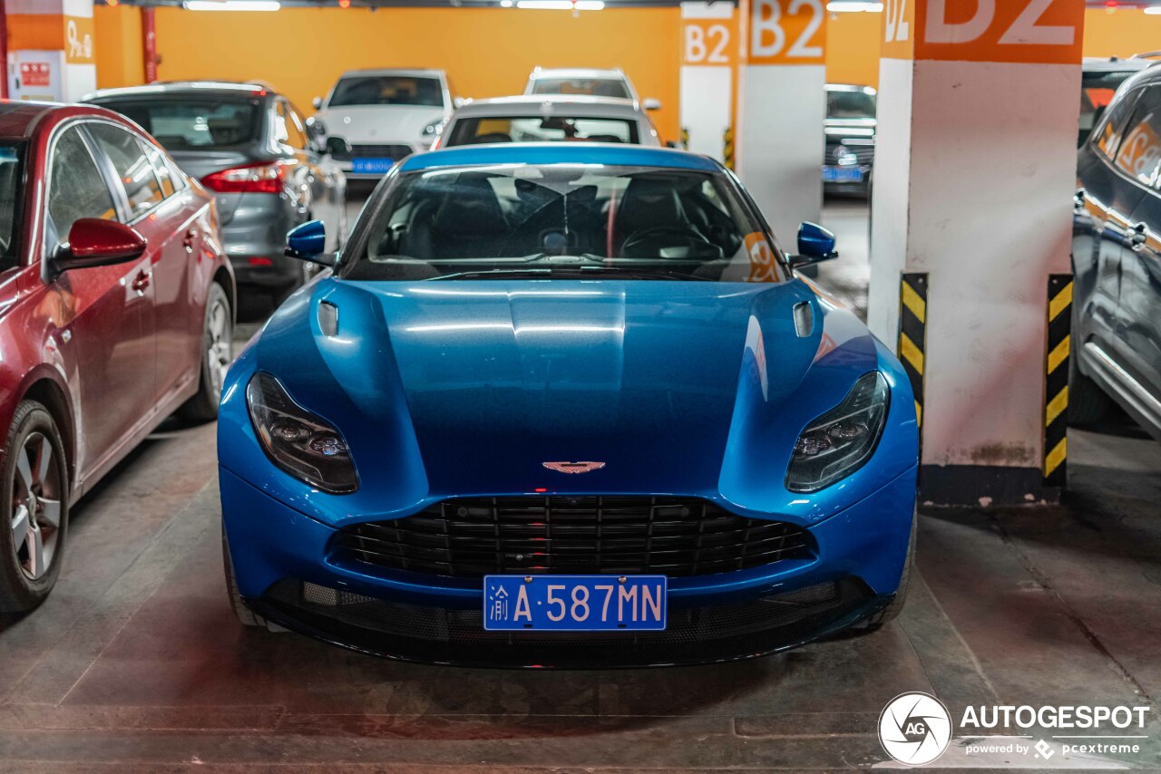 Aston Martin DB11 V8